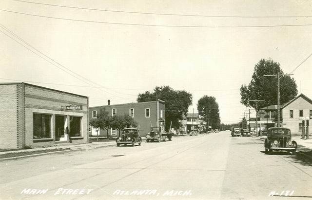 Atlanta Mich Hardware Store (newer photo)